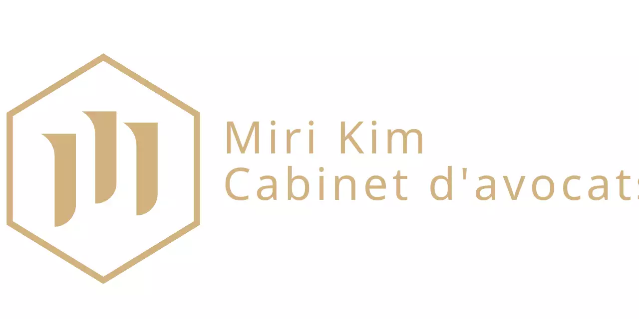 Un design simple et élégant en beige pour promouvoir un cabinet d'avocats.
