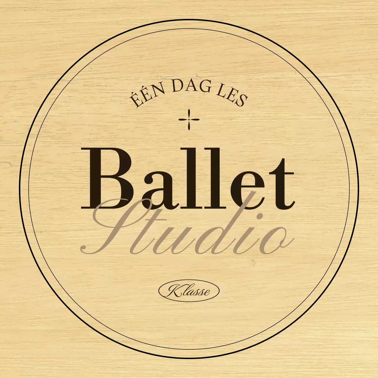 Een klassiek balletschoolbord met zwarte en bruine tekst en illustraties.