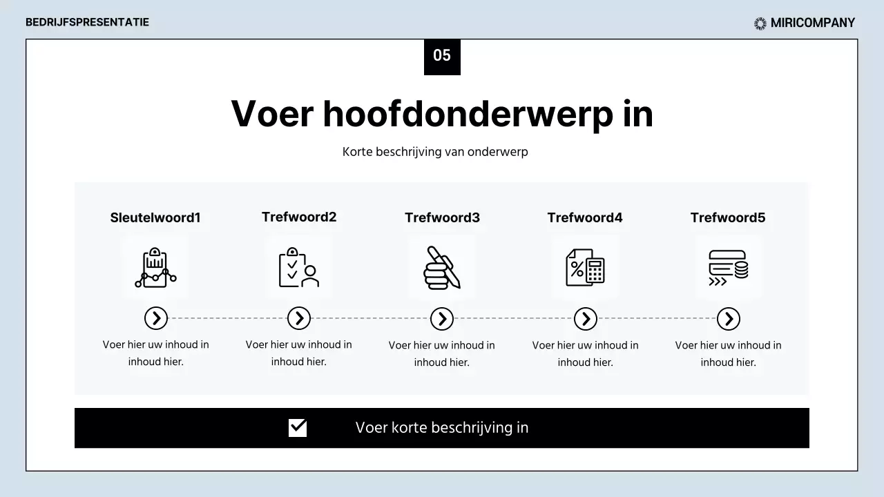 Strakke zakelijke rapporten in lichtblauw en zwart