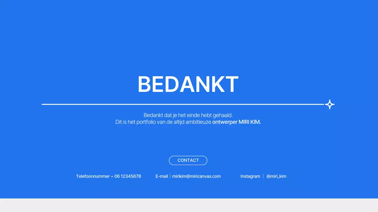 Designportfolio met een eenvoudig concept in blauw en wit
