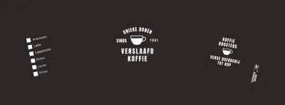 Papieren beker met café-drankmenu in zwart