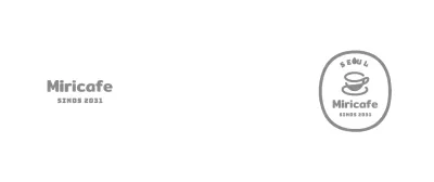 Mok met eenvoudig cafélogo