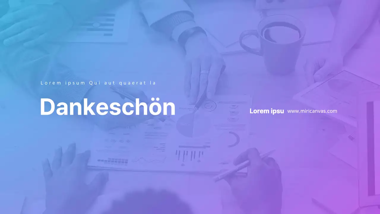 Hellblauer Farbverlauf IR-Vorlage