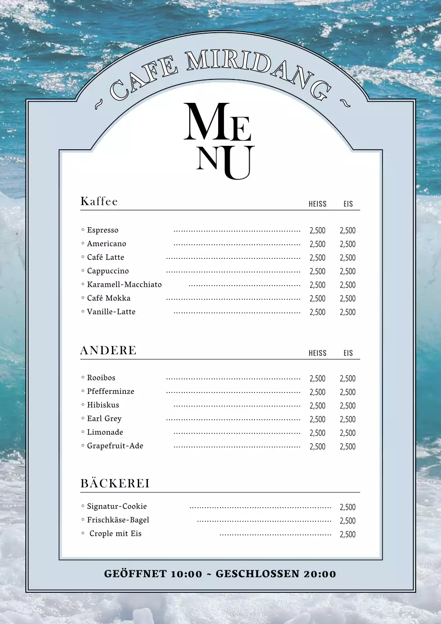 Ein sentimentales Café-Menü vor dem Hintergrund des blauen Ozeans