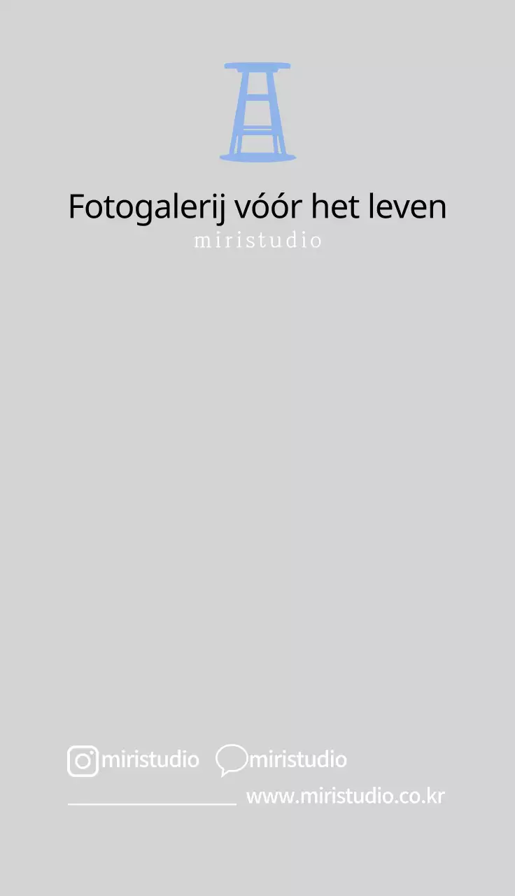 Blauwe, strakke lijnen om een studio-illustratieshoot te promoten