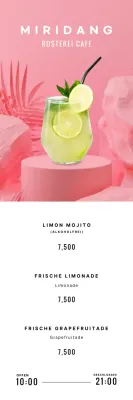 Sommergetränke auf einem rosa tropischen Hintergrund