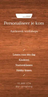 Een eenvoudig werkplaatsbord met witte tekst en een komillustratie