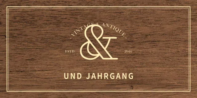 Antikes Ladenschild mit elfenbeinfarbenem Text für einen klassischen Look