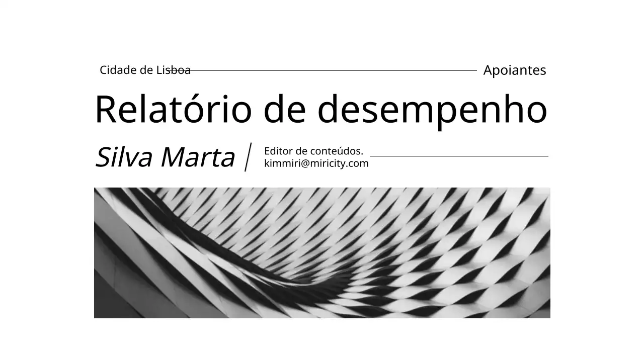 Um simples relatório de atividade do apoiante a preto e branco