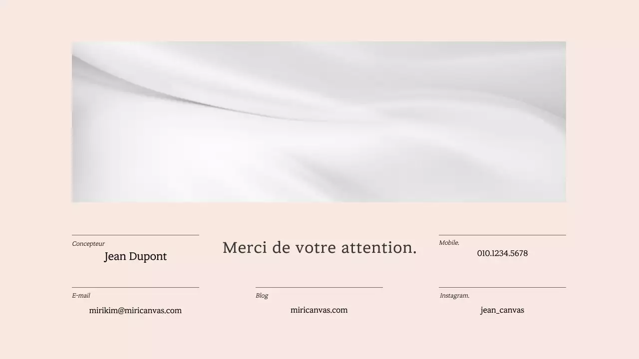 Design de mode simple et portfolio dans des couleurs pastel