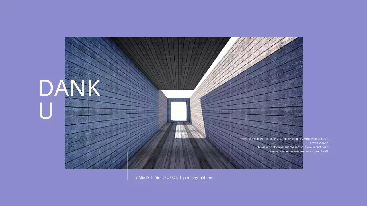 Een strakke, mauve en beige portfolio voor de voorbereiding van een student op een baan