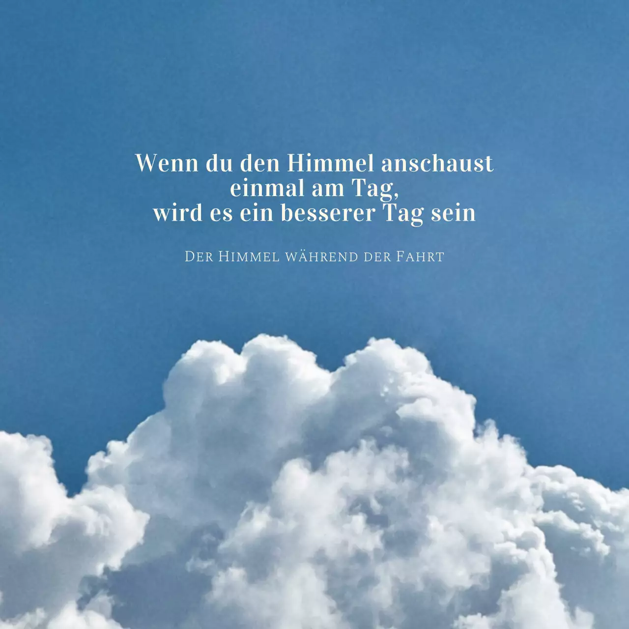 Ein Design mit emotionalem Text mit einem sentimentalen Vintage-Foto von Wolken