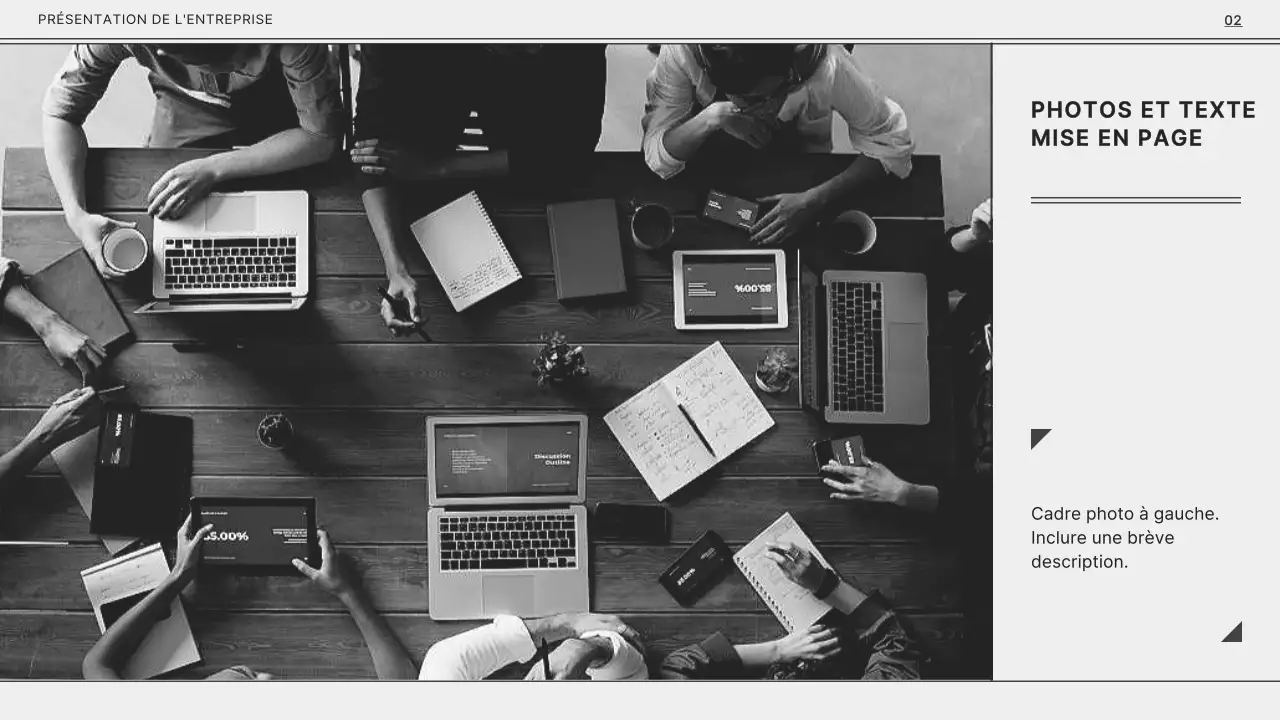 Monotone gris et noir pour une présentation d'entreprise simple