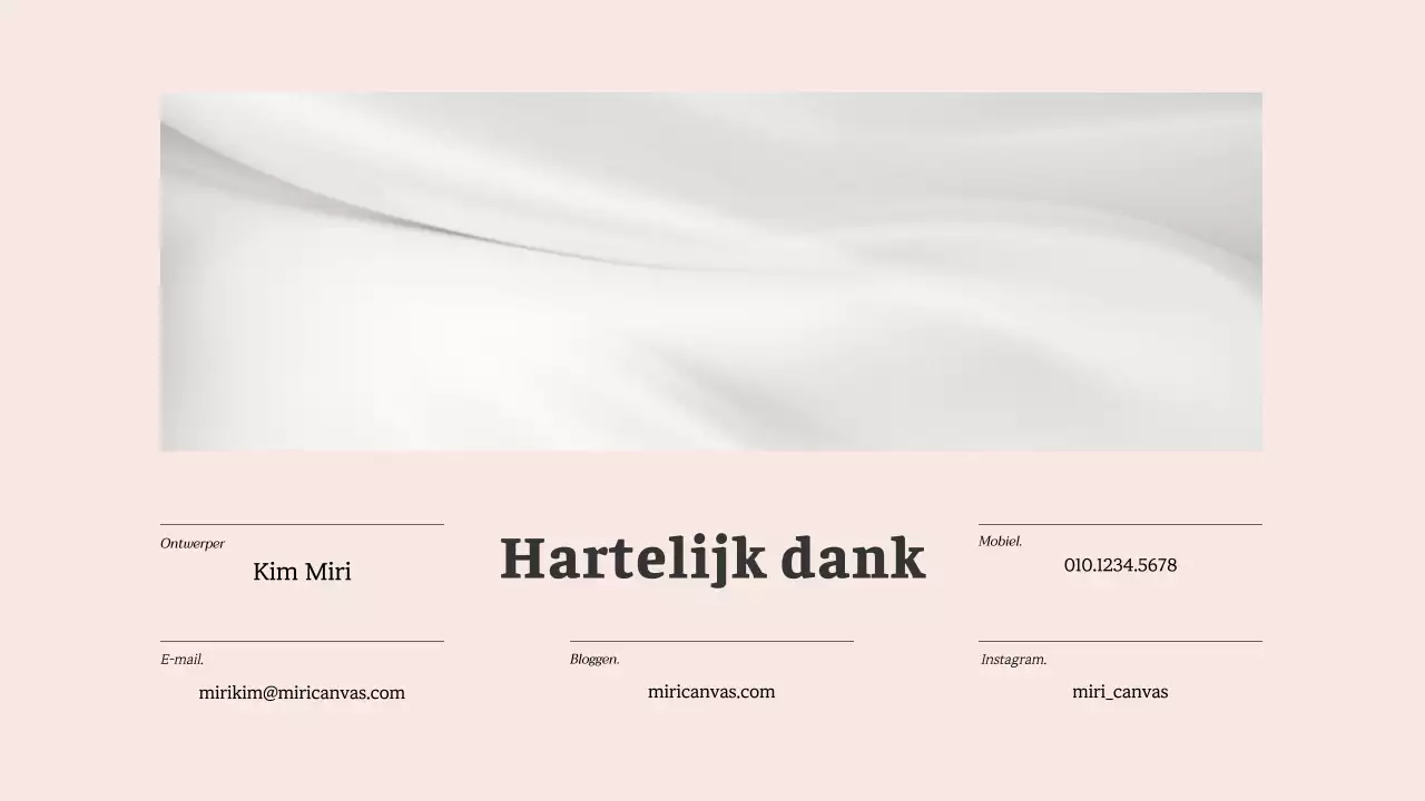 Eenvoudig modeontwerp en portfolio in pastelkleuren