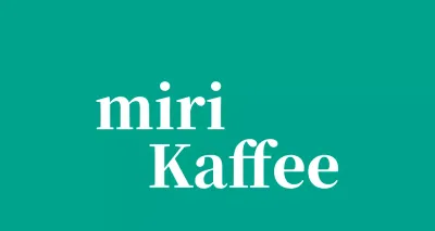 Cafe Ballette auf türkisem Hintergrund mit einem Logo in Englisch