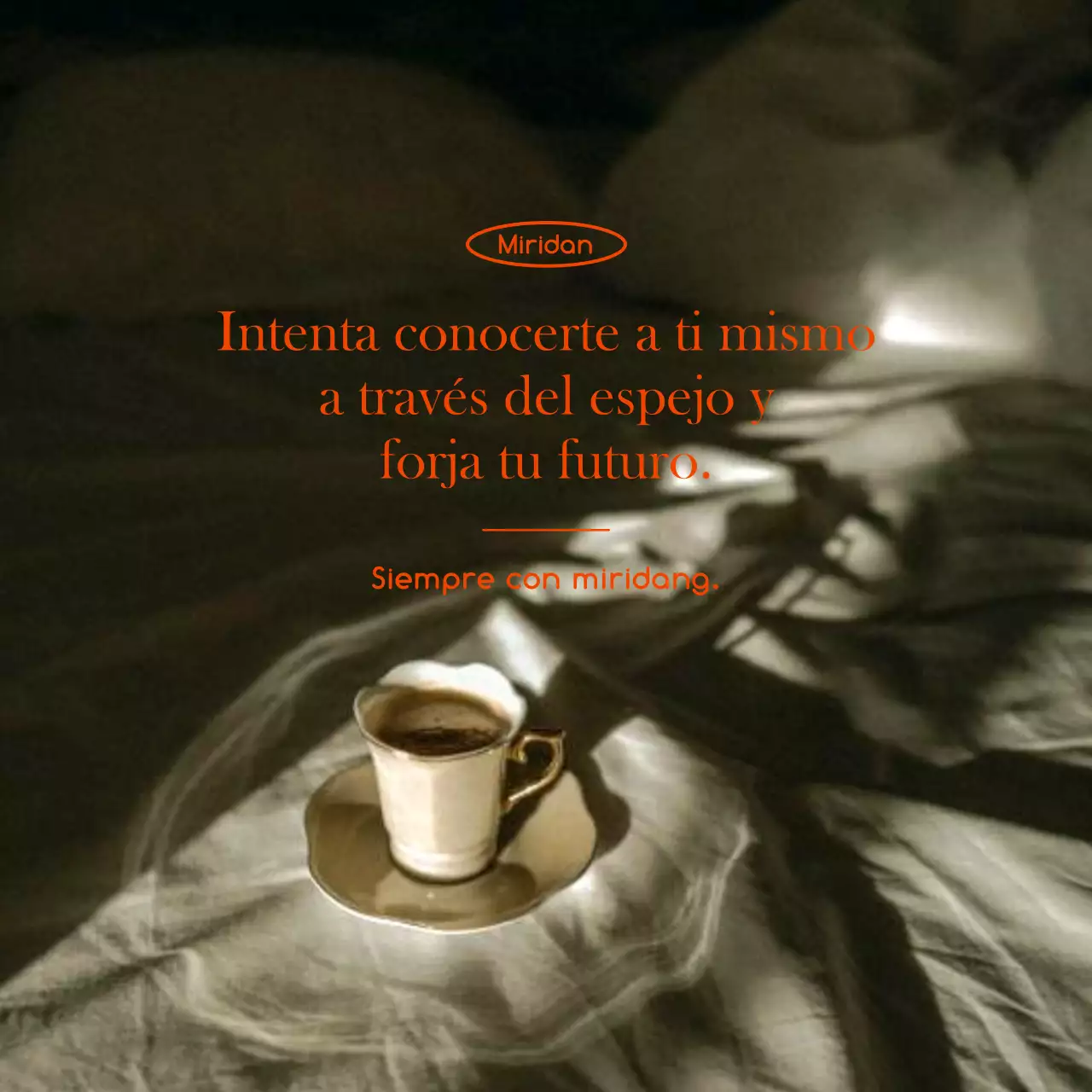 Combinación emotiva y sencilla de fotos y texto de cafetería estilo merchandising y promociones de cafetería