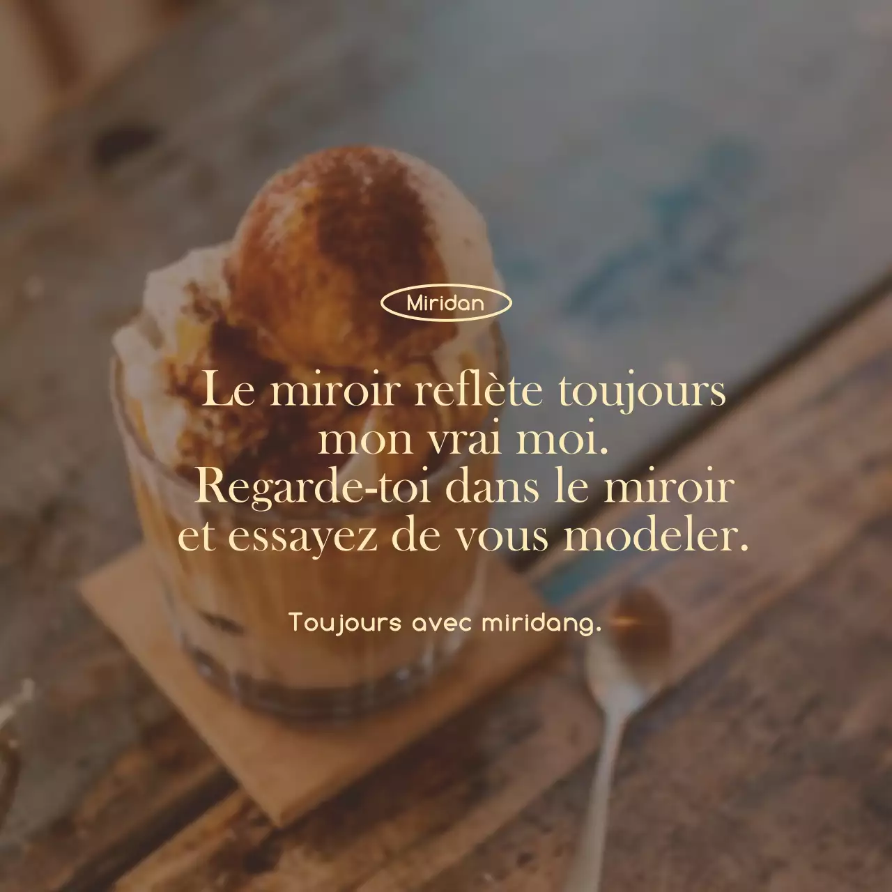 Combinaison émotionnelle et simple de photos et de textes de cafés pour les marchandises et les promotions de cafés