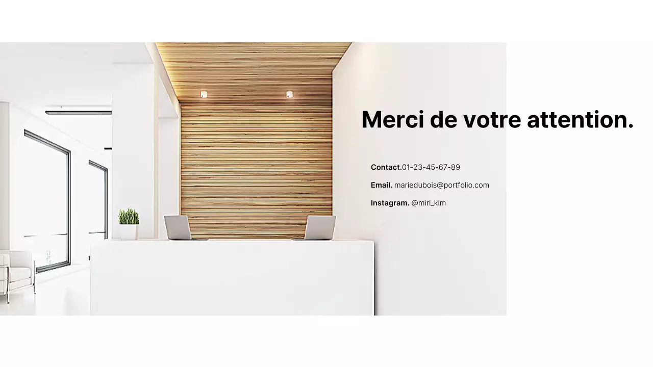 Portfolio simple d'architecte d'intérieur en blanc et bleu clair