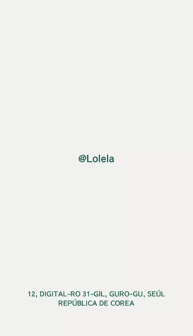 Tarjeta de visita clásica y con clase con fondo verde oscuro y logotipo alfabético dorado