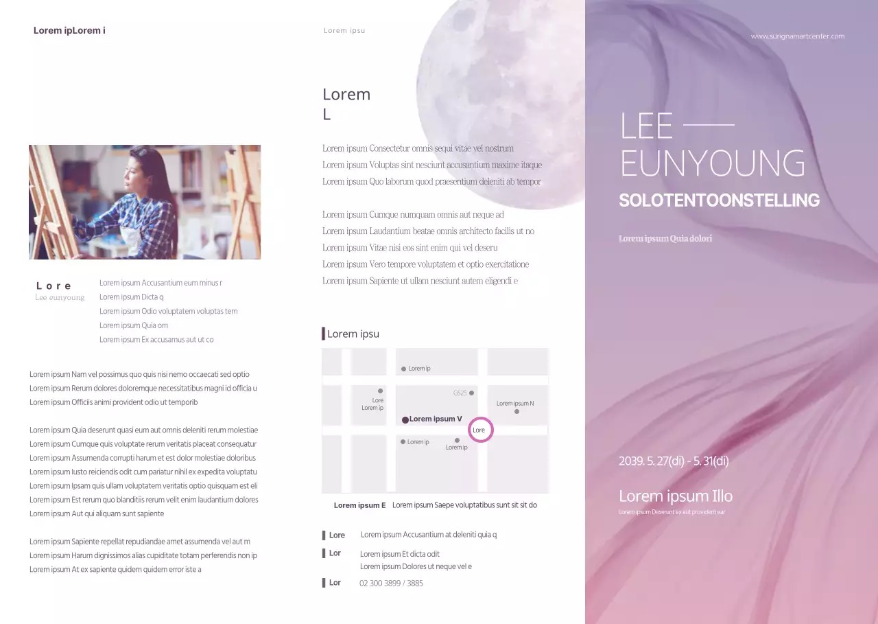 Gids voor de solotentoonstelling in het museum voor moderne paarse en witte conceptuele kunst