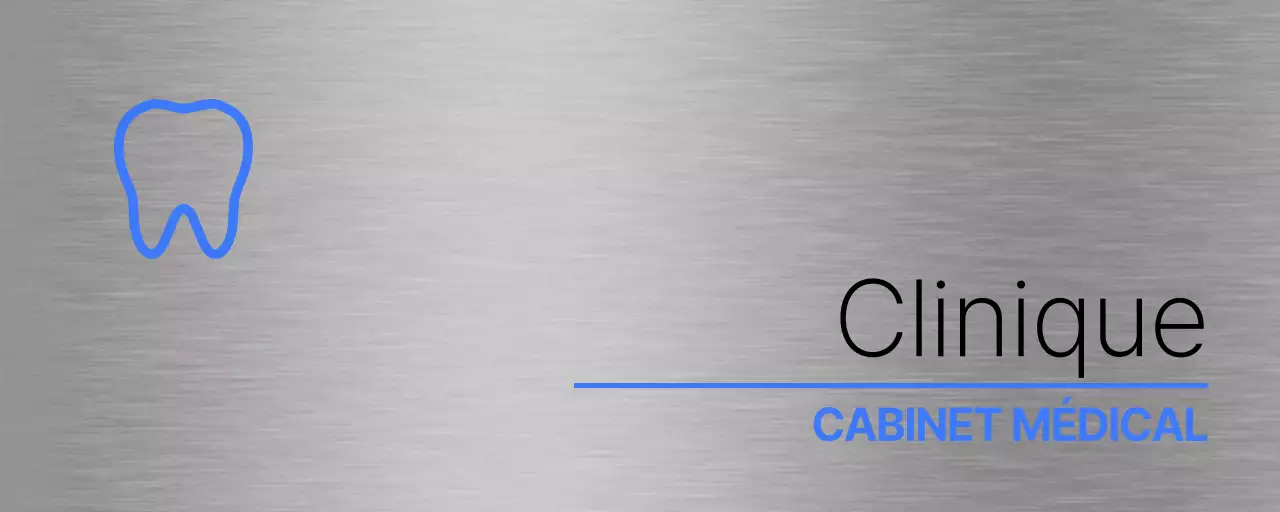 Porte-nom simple avec le nom du cabinet dentaire en bleu et noir et un pictogramme simple