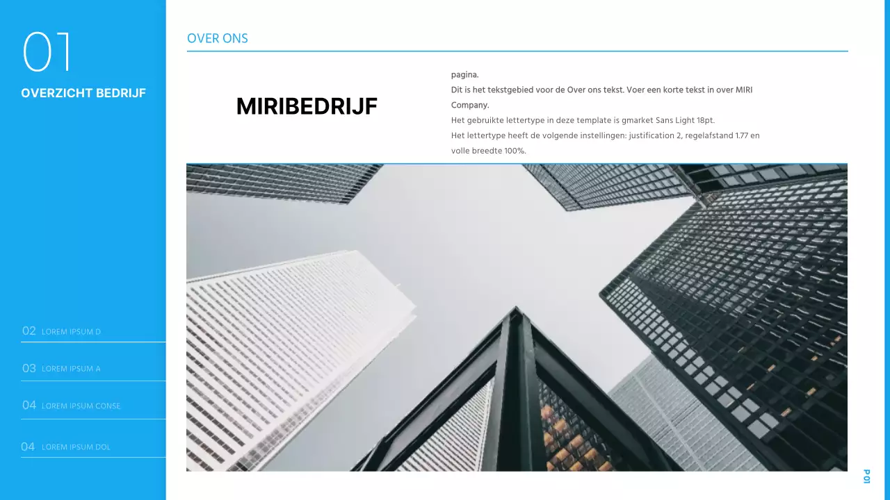 Presentatie van een eenvoudig nieuwjaarsplan in lichtblauw