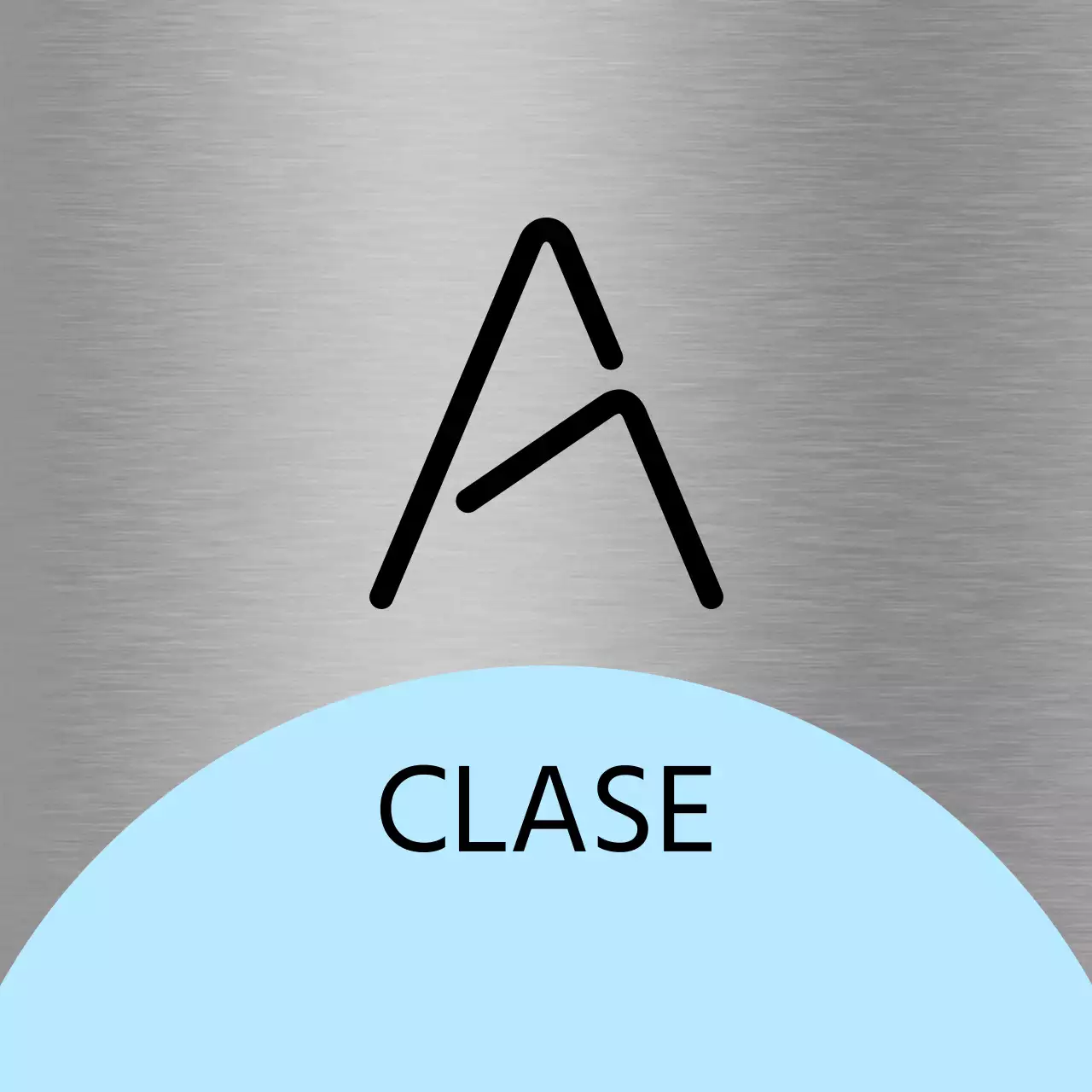 Un letrero con forma de rosa púrpura claro y los nombres de las clases en negro.