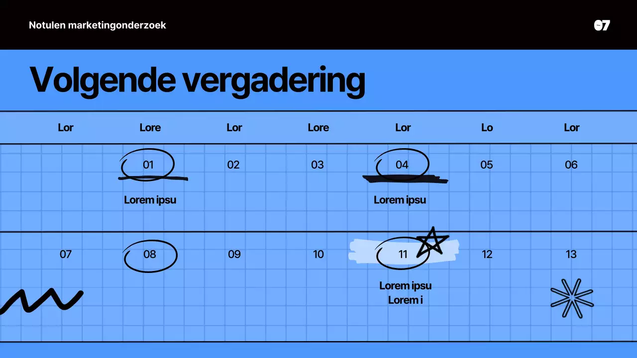 Marketingstudiepresentatie met blauw notitieblokconcept