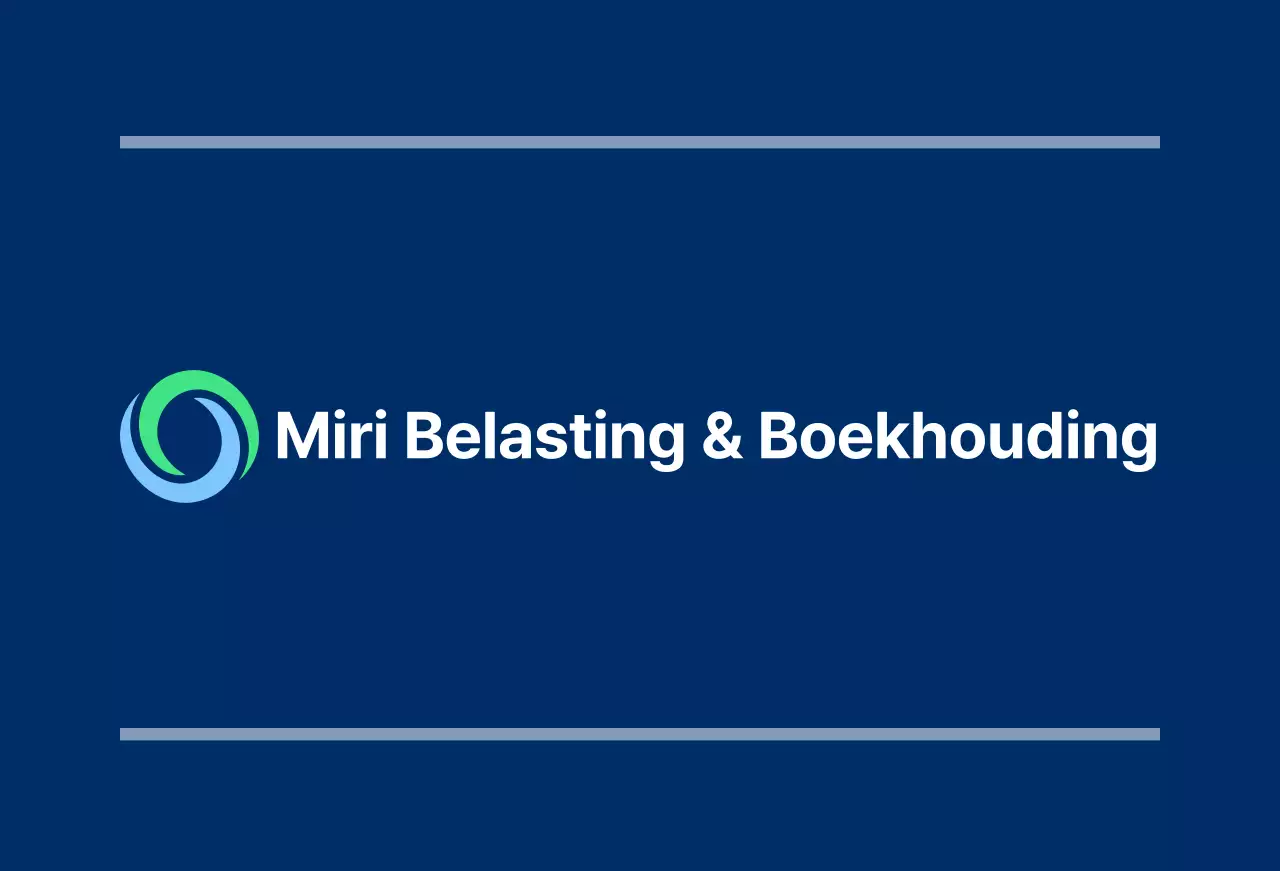 Marineblauwe vlag met het logo en de naam van het belasting- en boekhoudkantoor.