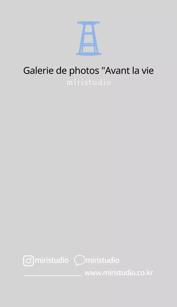 Des lignes bleues et épurées pour promouvoir une séance d'illustration en studio