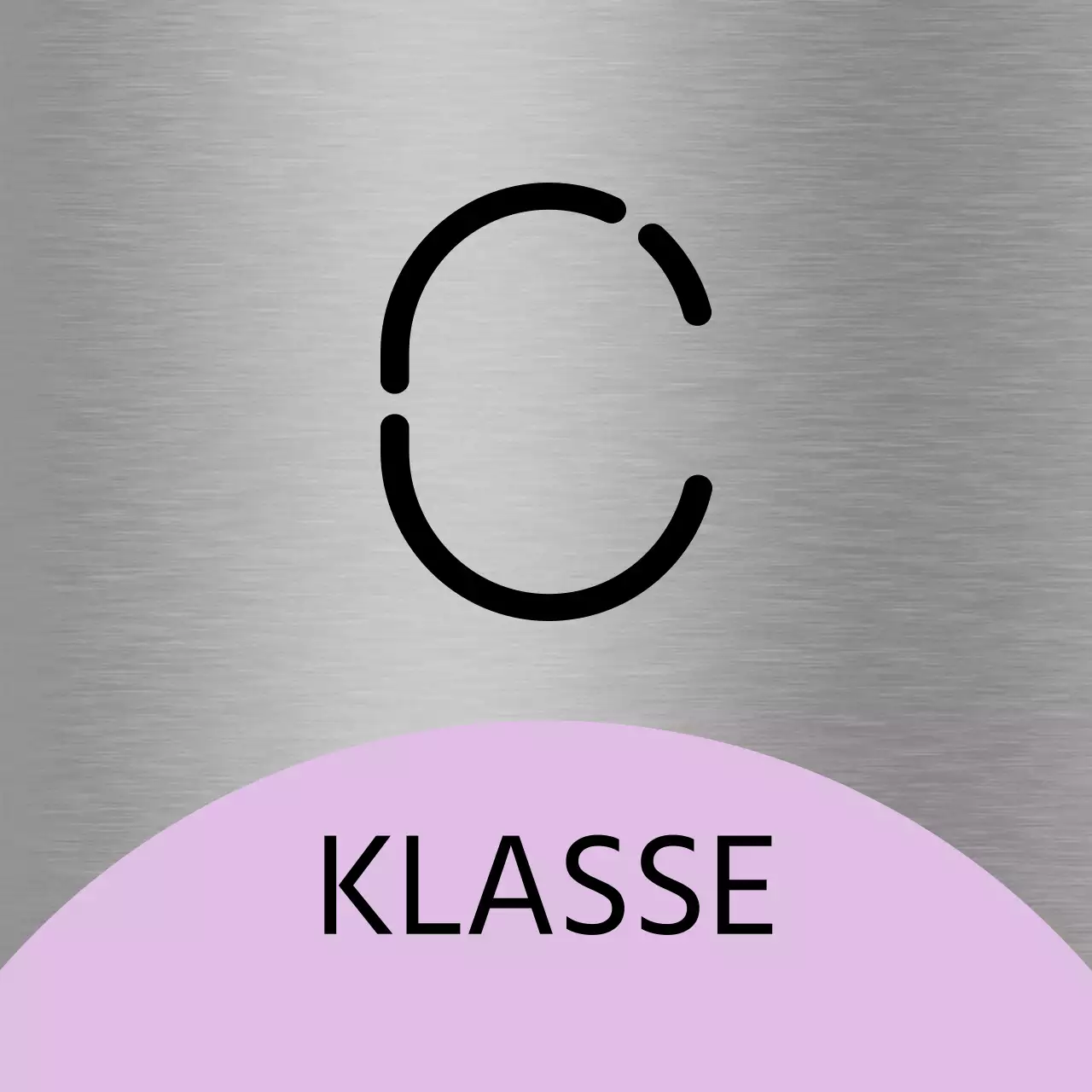 Ein Platzhalterschild mit einer hellviolett-rosa Form und schwarzen Schulklassennamen.