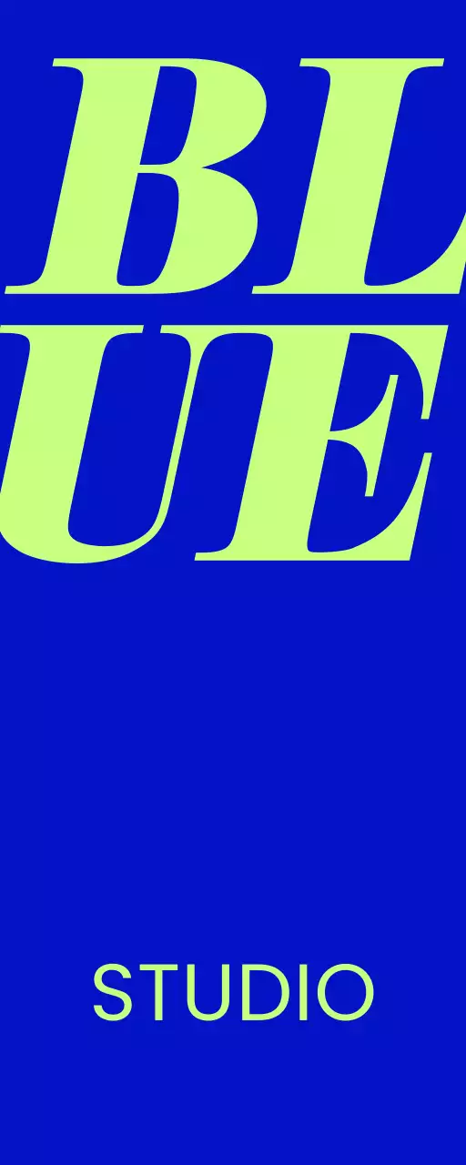 Ein einfaches Ladenschild mit blauem und weißem Blue Studio Text und einem monochromen Hintergrund.