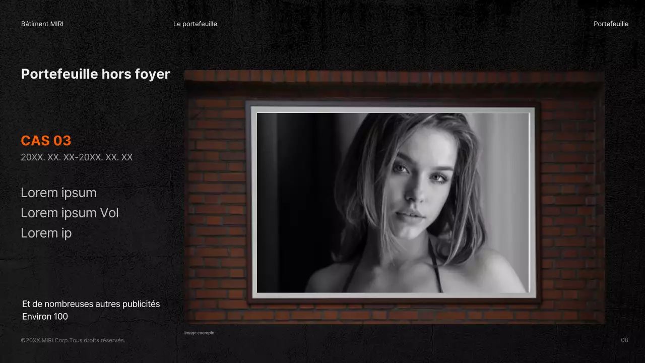 Un bâtiment noir et orange épuré, une publicité pour un produit en bref