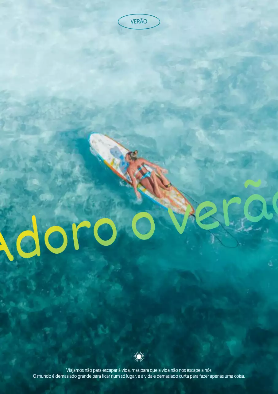 Cenários frescos e nítidos do oceano e interiores de surfistas a partir da vista superior