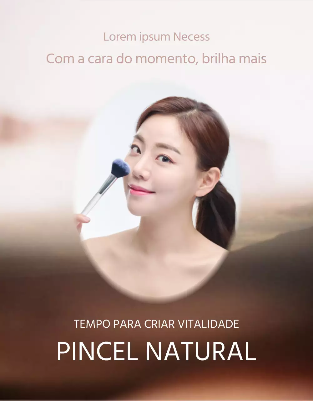 Pincéis de marketing com um fundo castanho claro