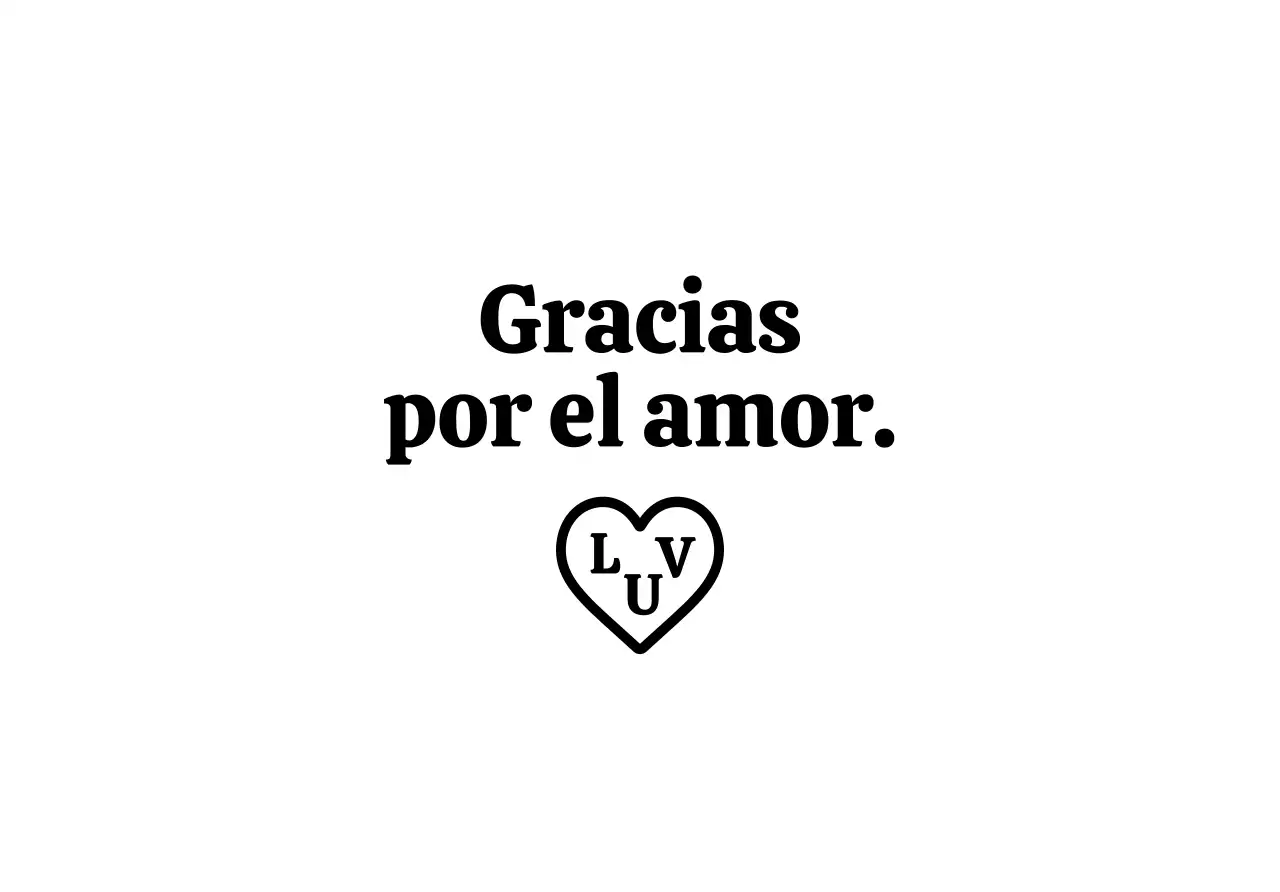 Un sencillo sobre de agradecimiento con texto en negro e ilustración en forma de corazón.