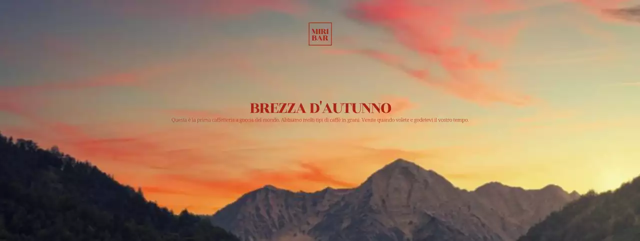 Un caffè autunnale con un bel cielo autunnale e font puliti sullo sfondo di un tramonto.