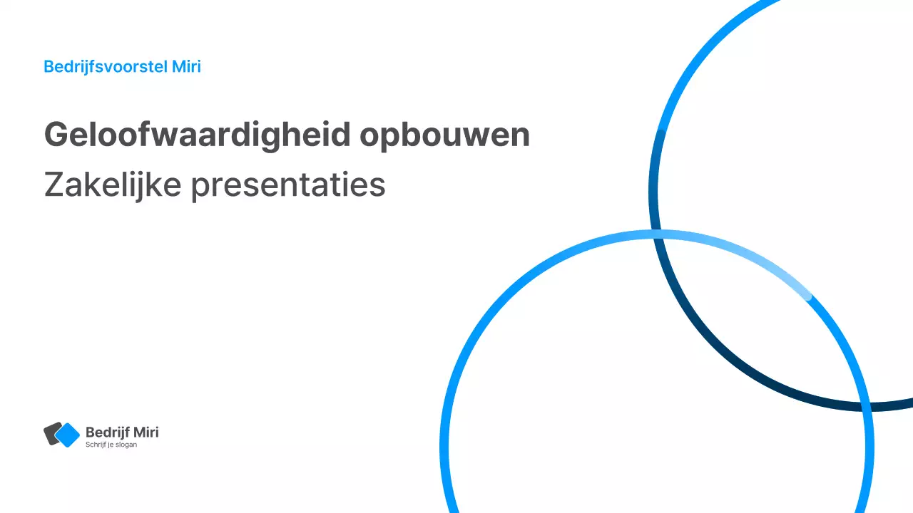 Bedrijfsrapport met een modern kleurverloop in wit en blauw