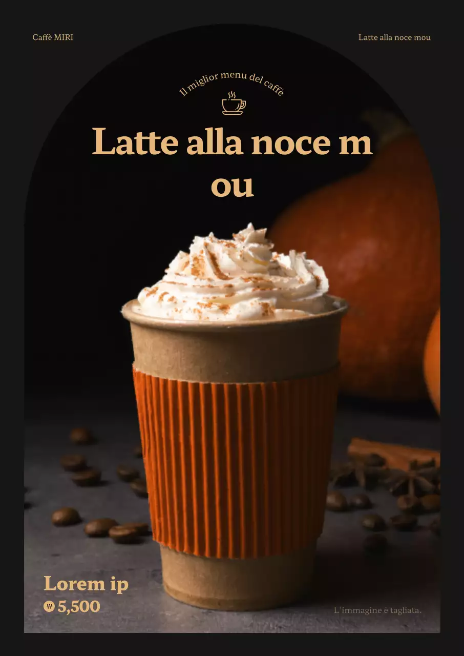 Promuovere il caffè caldo su uno sfondo grigio scuro