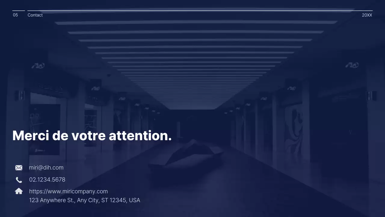 Concept simple en bleu marine et blanc rapport de gestion d'entreprise