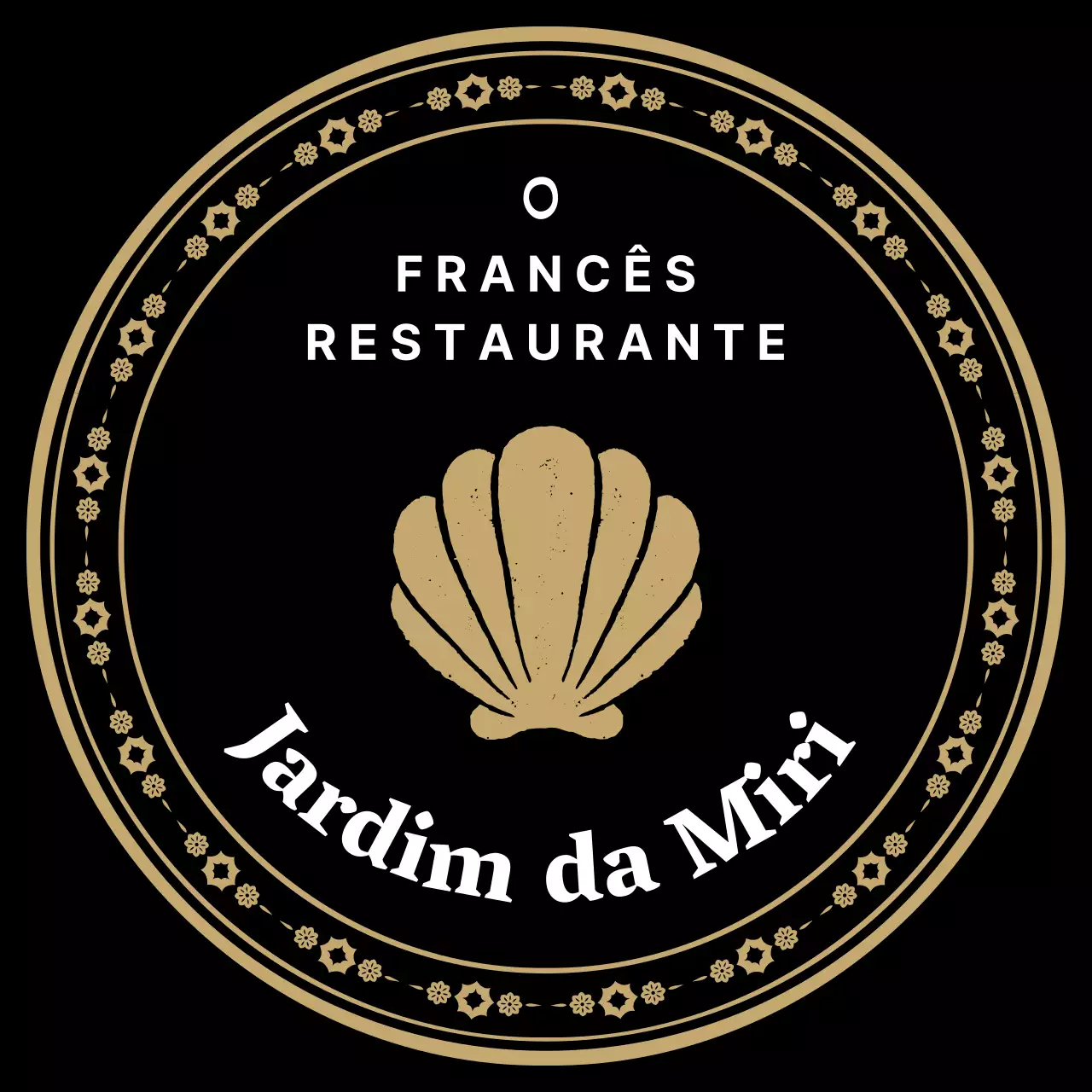 Um restaurante francês com uma moldura dourada ornamentada