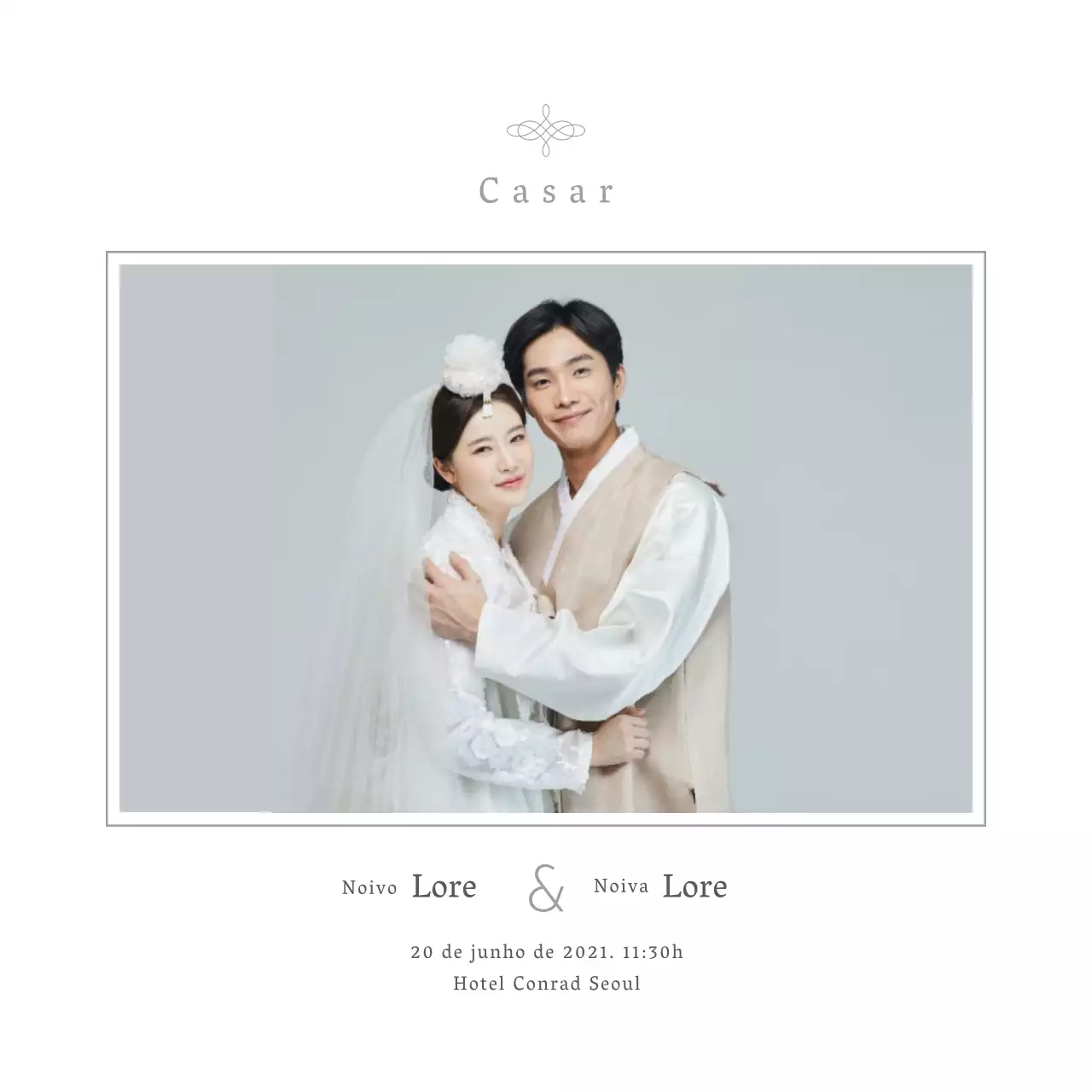 Convite de casamento com fotografia em formato de postal quadrado para um visual simples