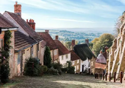 Emotional Dorf Porträt Hintergrund Stil in warmen Orangen und Braunen für Personal Goods