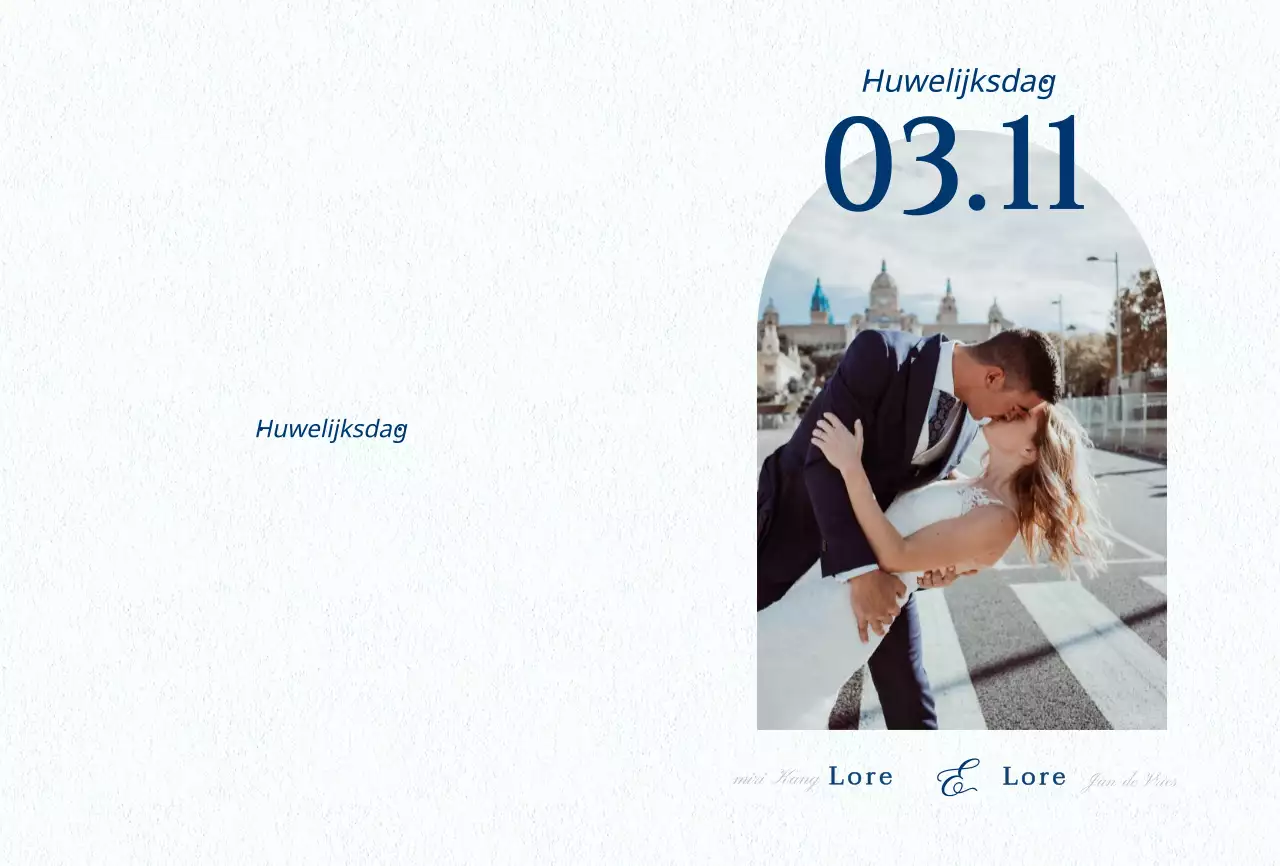 Huwelijksuitnodigingen met een uniek fotolay-outconcept