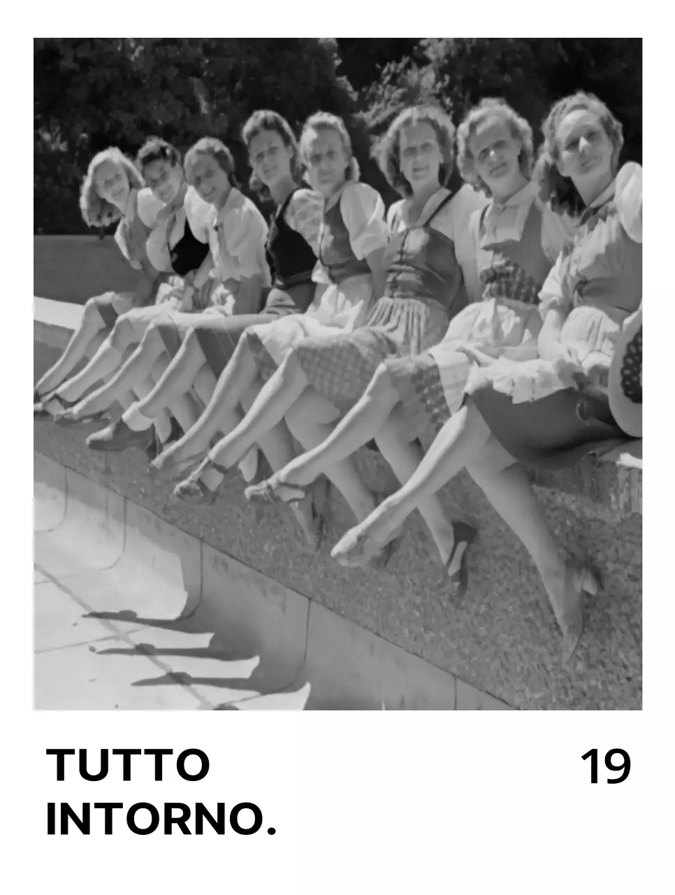 Merchandising con foto d'epoca in bianco e nero e testo in inglese