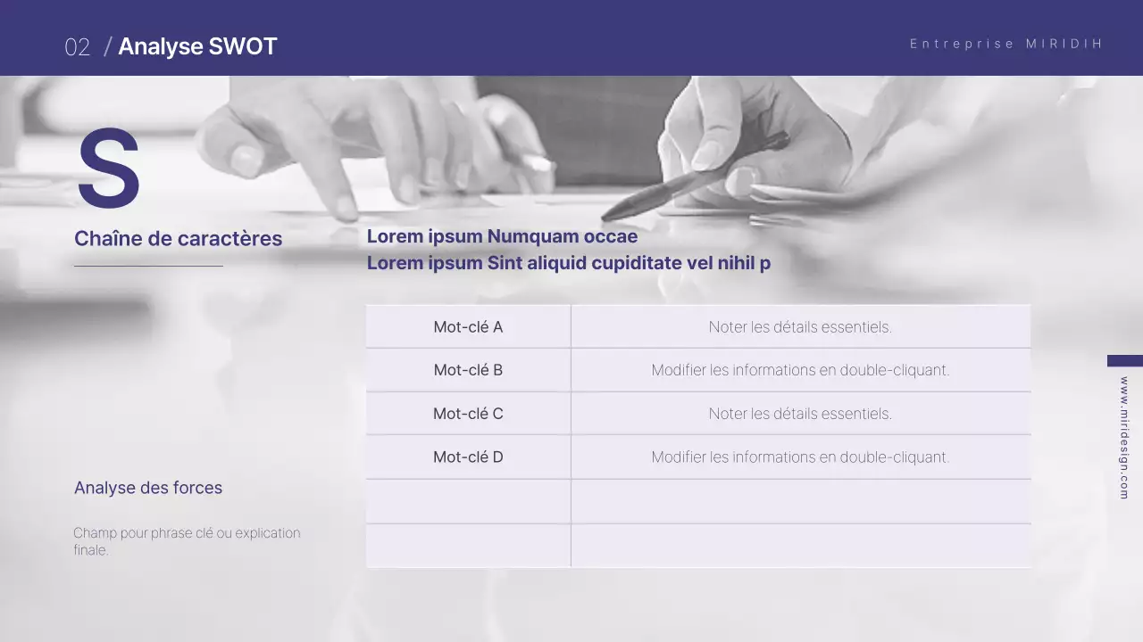 Modèle de briefing créatif sur le thème du violet