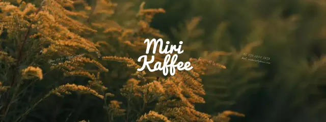 Bewerben Sie Ihr Café mit warmen Herbstfarben wie Gelb und Grün