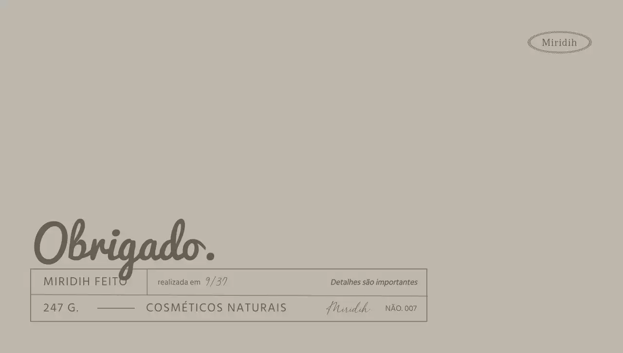 Envelopes de agradecimento com a marca, com texto e linhas em cores suaves