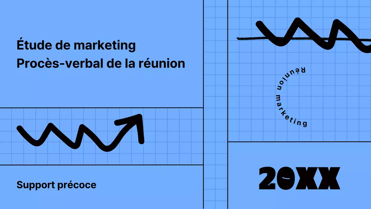 Présentation d'une étude marketing avec un carnet de notes bleu