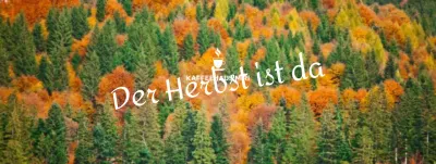 Herbstliches Café mit kursiven Akzenten vor einer Bergkulisse aus buntem Herbstlaub